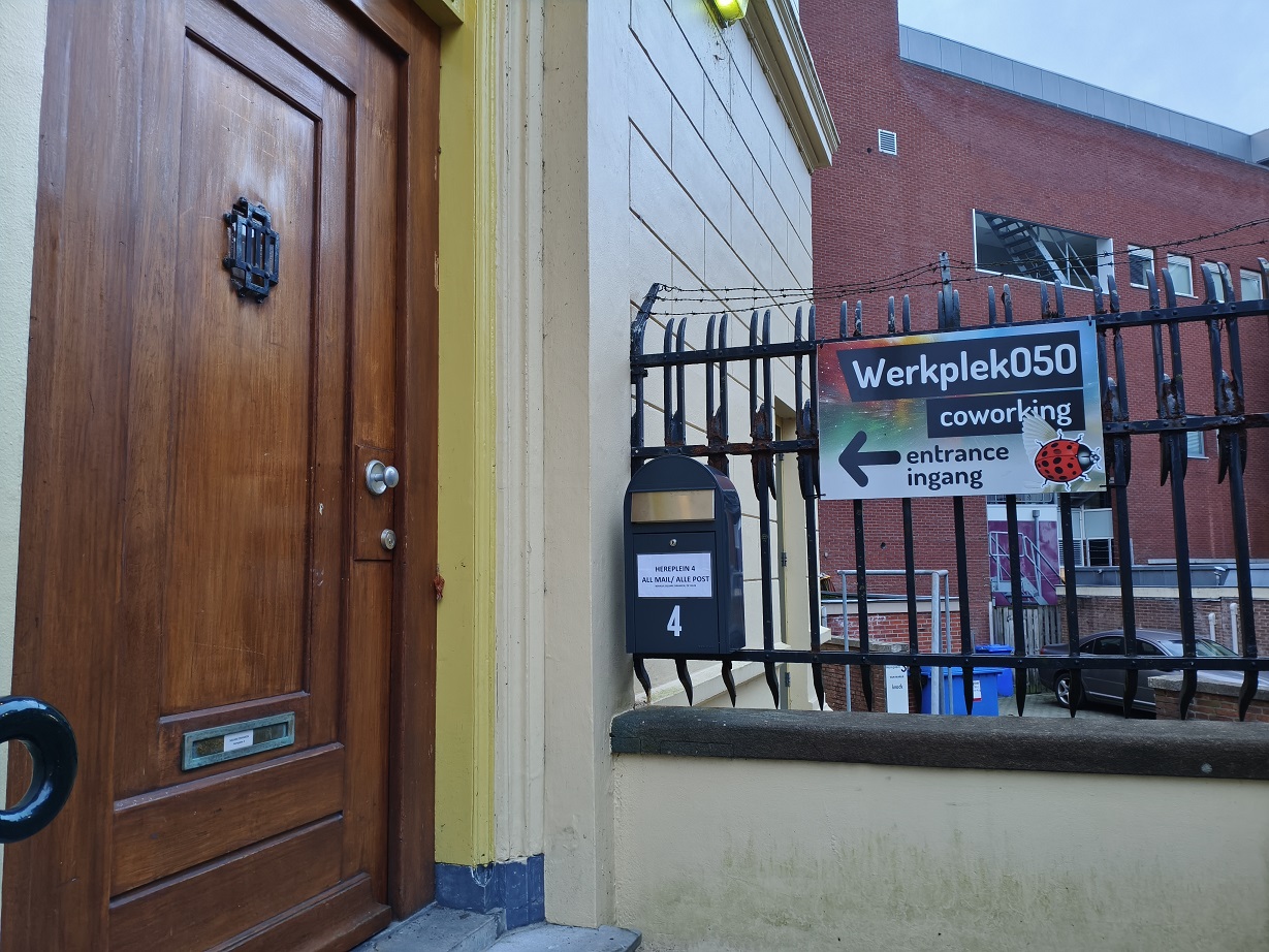 Vo Services front building picture with logo and sign